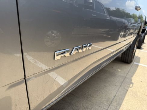 Used 2024 RAM 2500 Laramie AWD/4WD image 33