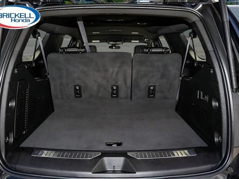 Used 2024 GMC Yukon XL Denali RWD image 9