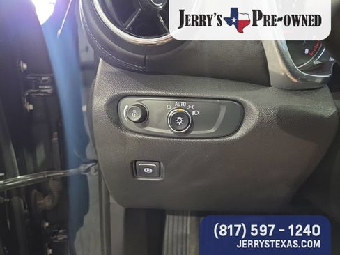 Used 2022 Chevrolet Blazer LT w/ Sound & Technology Package FWD image 12