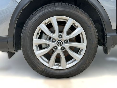 Used 2021 Nissan Rogue Sport SV w/ Technology Package FWD image 11