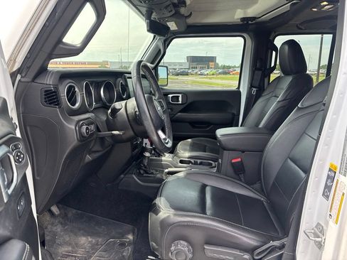Used 2021 Jeep Wrangler Unlimited Sahara w/ Uconnect 4C Nav & Sound Group AWD/4WD image 9