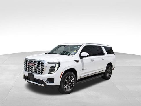 Used 2025 GMC Yukon XL Elevation w/ LPO, Floor Liner Package RWD image 2