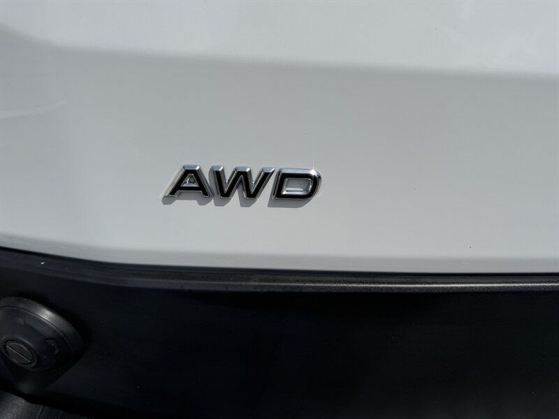 Used 2024 Ford Transit 250 148 Medium Roof Extended AWD image 4
