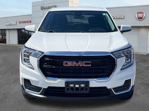 Used 2024 GMC Terrain SLE FWD image 2