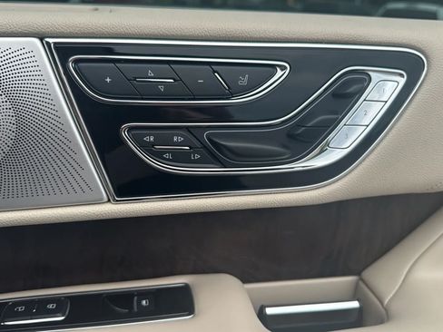 Used 2019 Lincoln Navigator Reserve AWD/4WD image 45