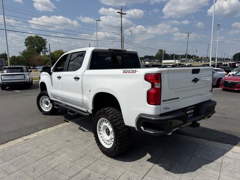 Used 2021 Chevrolet Silverado 1500 LT Trail Boss w/ Convenience Package II AWD/4WD image 4