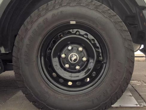 Used 2023 Ford Bronco Black Diamond AWD/4WD image 12