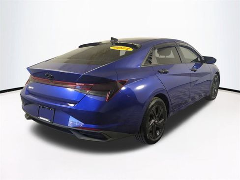 Used 2021 Hyundai Elantra SEL w/ Convenience Package image 5