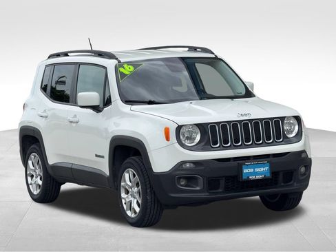 Used 2016 Jeep Renegade Latitude w/ Cold Weather Group AWD/4WD image 3
