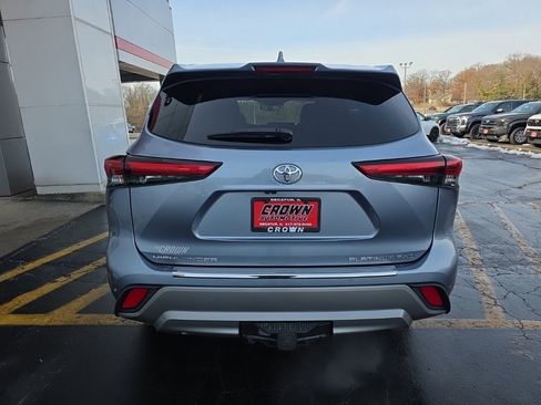 Used 2021 Toyota Highlander Platinum image 4