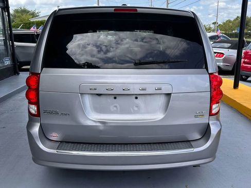 Used 2019 Dodge Grand Caravan GT image 4
