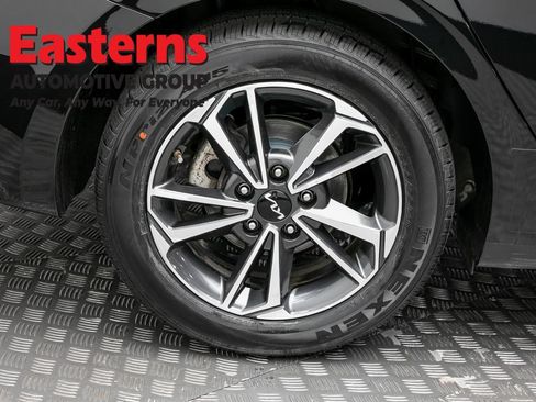 Used 2023 Kia Forte LXS w/ LXS Technology Package FWD image 30