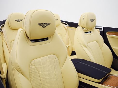 Used 2024 Bentley Continental GT AWD/4WD image 35