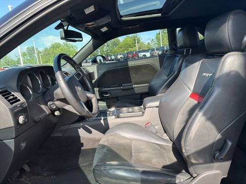 Used 2009 Dodge Challenger SRT8 RWD image 17