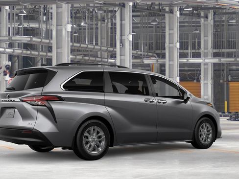 New 2026 Toyota Sienna XLE FWD image 10