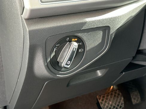 Used 2019 Volkswagen Atlas SE w/ Panoramic Sunroof Package image 10