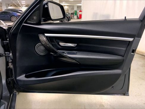Used 2018 BMW 330i xDrive 330i xDrive image 22