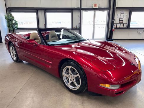 Used 2004 Chevrolet Corvette Convertible w/ Preferred Equipment Group image 24