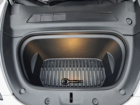 Used 2021 Tesla Model Y Long Range image 26