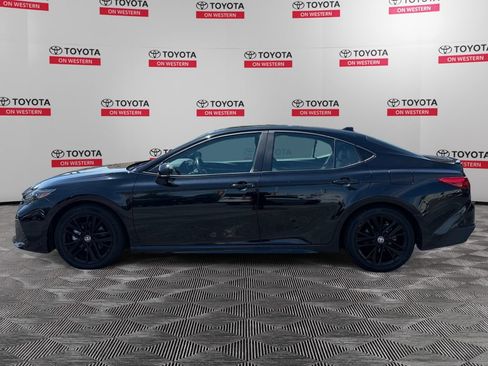 Certified 2025 Toyota Camry SE FWD image 8