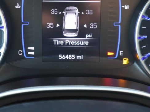 Used 2024 Chrysler Voyager LX image 29