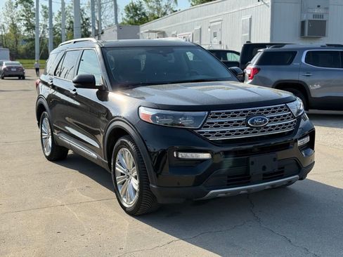 Used 2021 Ford Explorer Limited AWD/4WD image 4