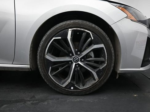 Used 2023 Nissan Altima 2.5 SR image 11