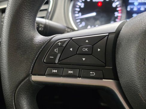 Used 2017 Nissan Rogue S image 31