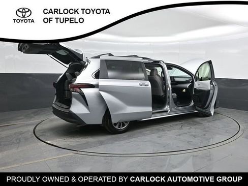 Used 2025 Toyota Sienna LE image 47