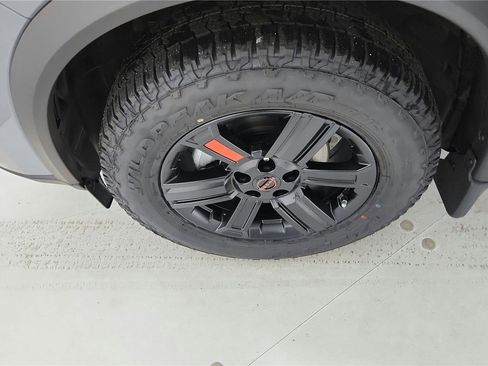 Used 2025 Nissan Rogue SV image 43