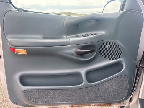 Used 1998 Ford F150 XLT image 10