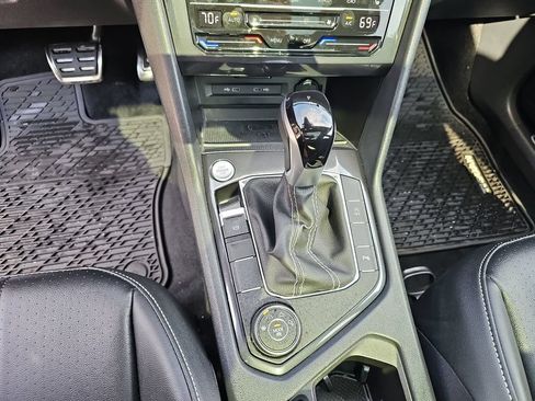 Used 2024 Volkswagen Tiguan SE R-Line AWD/4WD image 20