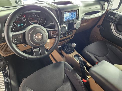 Used 2014 Jeep Wrangler Rubicon image 15