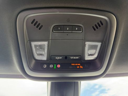 Certified 2023 Chevrolet Traverse LT FWD image 20