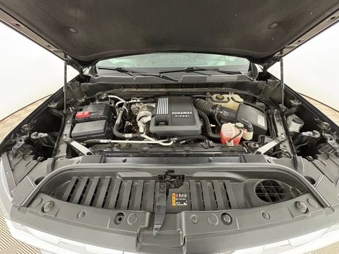 Used 2020 Chevrolet Silverado 1500 LTZ AWD/4WD image 32