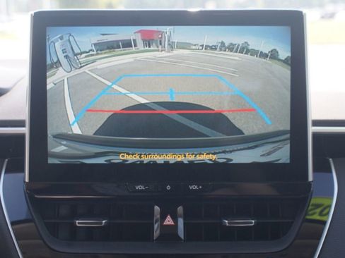 Used 2025 Toyota Corolla XLE FWD image 7