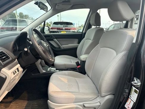 Used 2015 Subaru Forester 2.5i AWD/4WD image 12