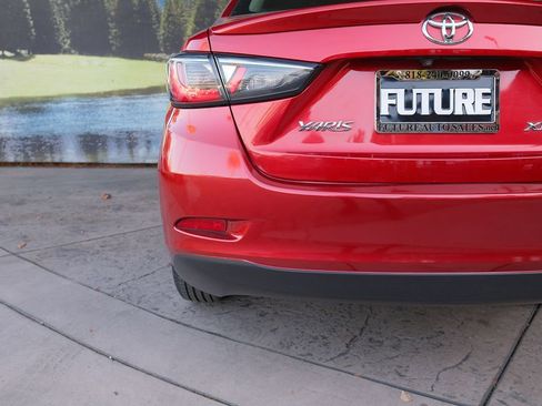 Used 2019 Toyota Yaris XLE image 38