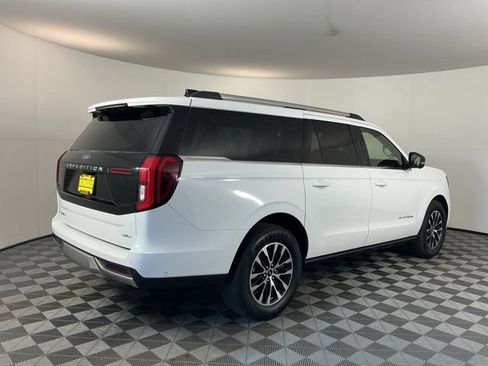 Used 2025 Ford Expedition Max Platinum AWD/4WD image 4