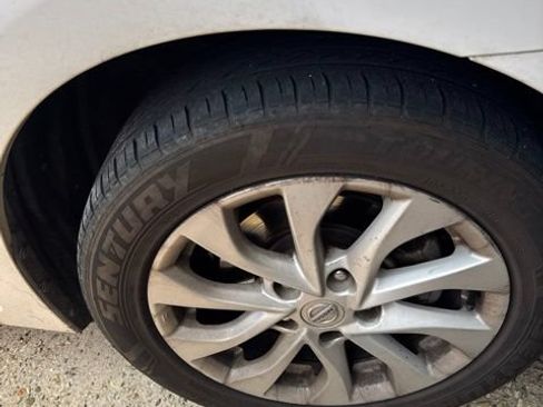 Used 2019 Nissan Sentra SV FWD image 13