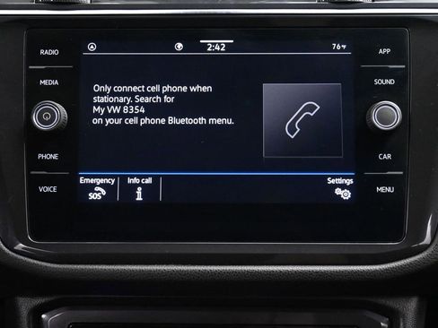 Used 2022 Volkswagen Tiguan SE w/ Panoramic Sunroof Package image 31