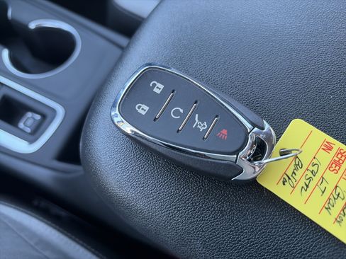 Used 2024 Chevrolet Equinox LT image 28