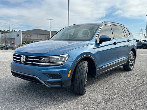 Used 2020 Volkswagen Tiguan SE image 2