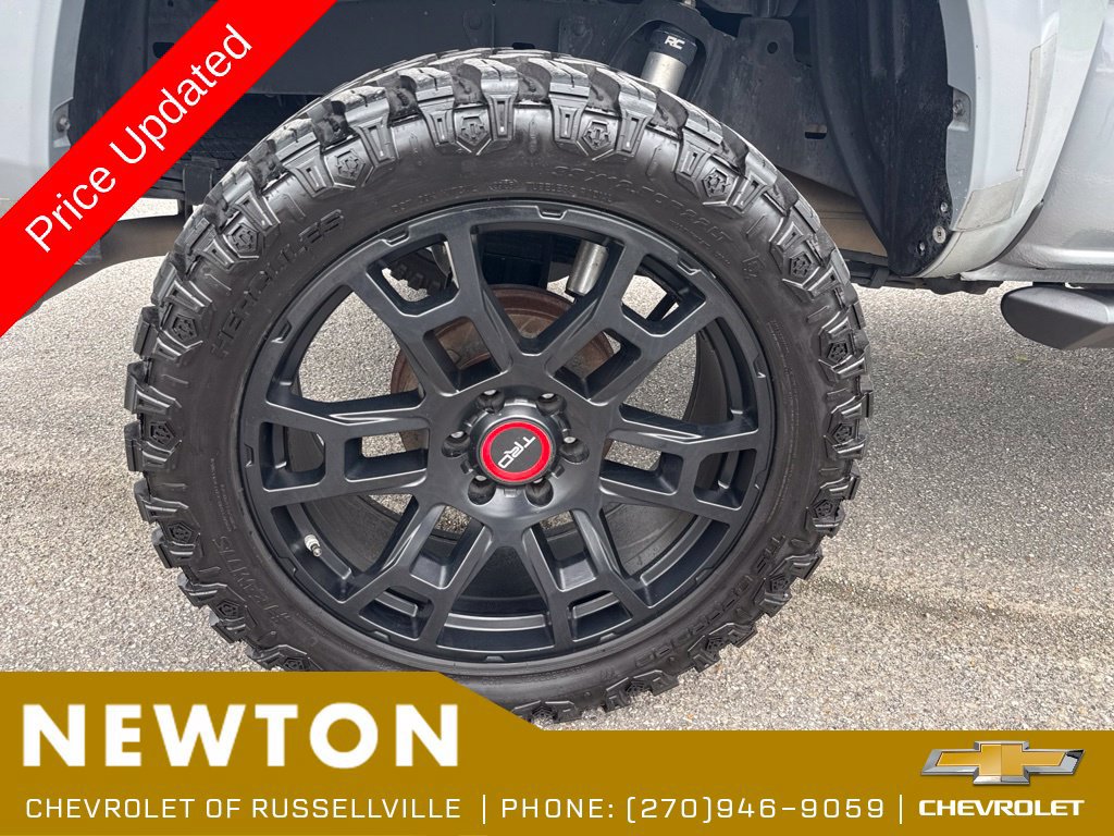 Used 2021 Toyota Tacoma TRD Sport AWD/4WD image 32
