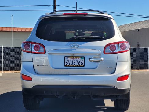 Used 2012 Hyundai Santa Fe Limited w/ Navigation Pkg 4 FWD image 5