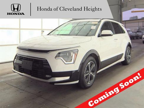 Used 2023 Kia Niro SX image 1