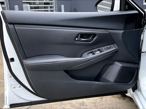 Certified 2025 Nissan Sentra S FWD image 20