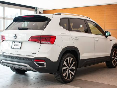 Used 2023 Volkswagen Taos SE AWD/4WD image 6