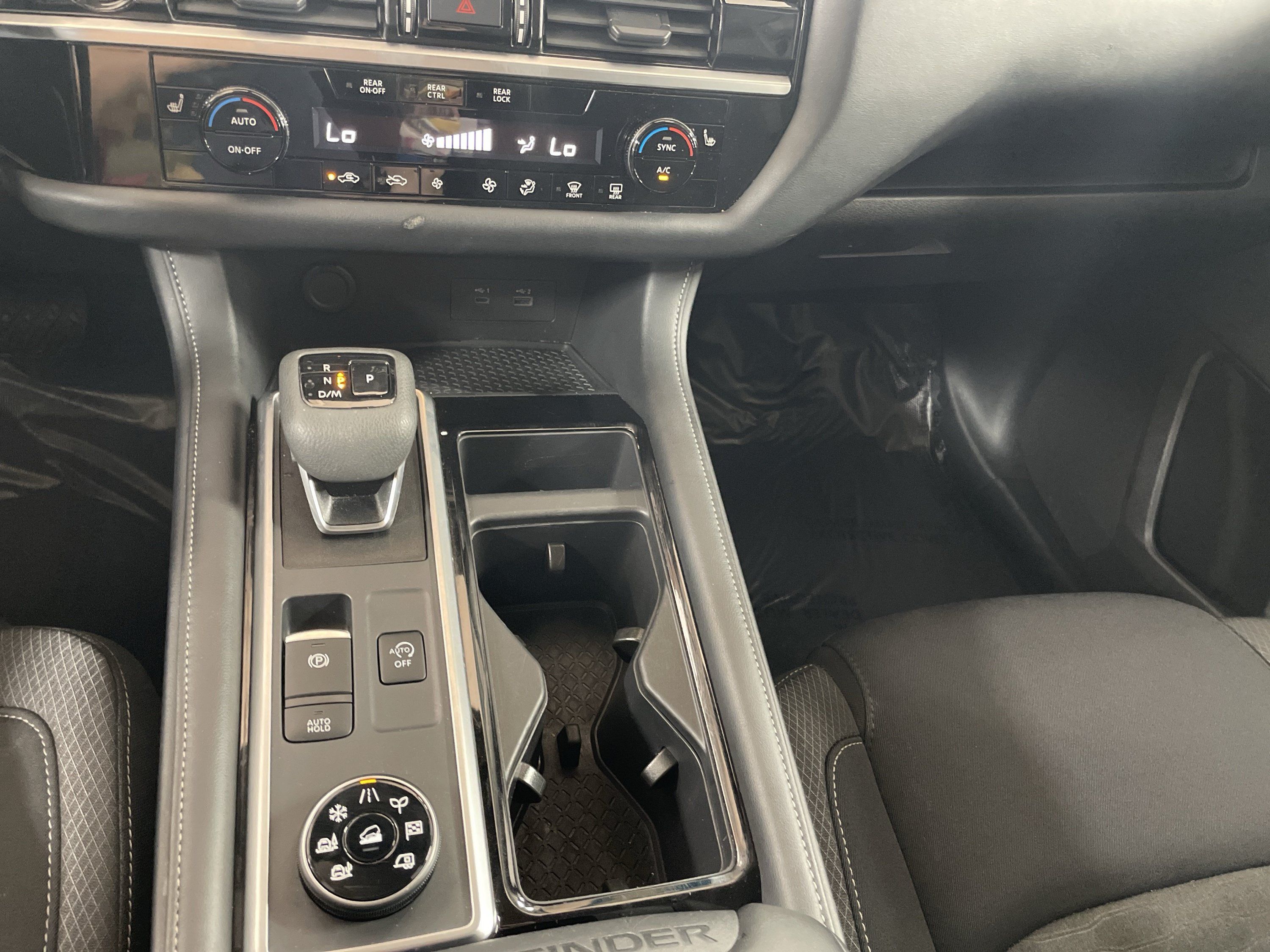 Used 2025 Nissan Pathfinder SV AWD/4WD image 22