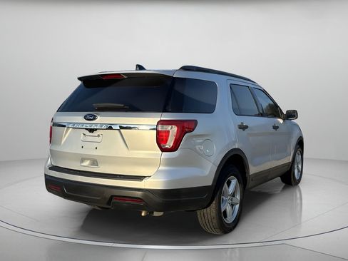 Used 2018 Ford Explorer FWD image 3